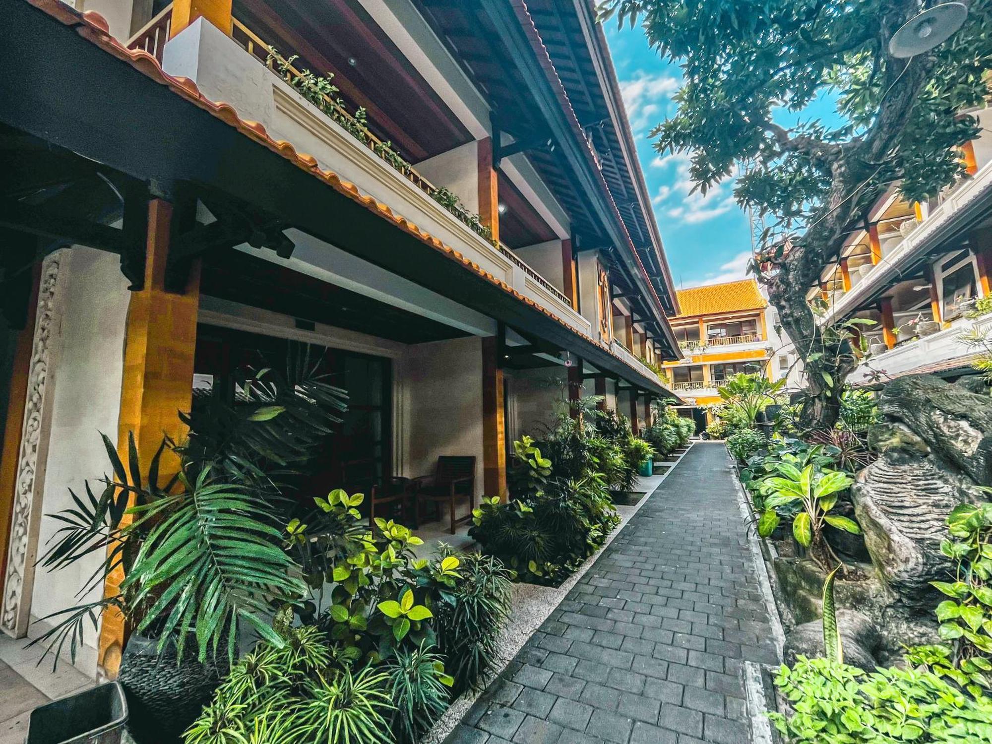 Bali Summer Hotel By Amerta Kuta Lombok Exterior foto